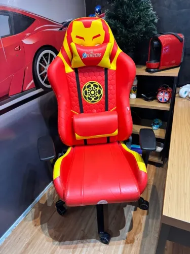 Moveis de escritorio, poltrona Gamer Marvel, ar,ario, mesa, estante, cafeteira