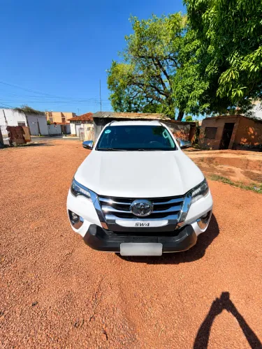 Toyota Hilux SW4 SRX 4X4 2.8 TDI 16V Dies. Aut. 2017