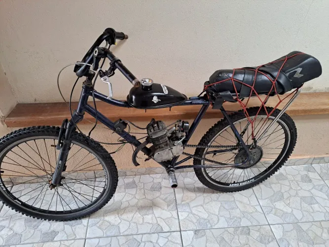 Bicicleta motorizada usada