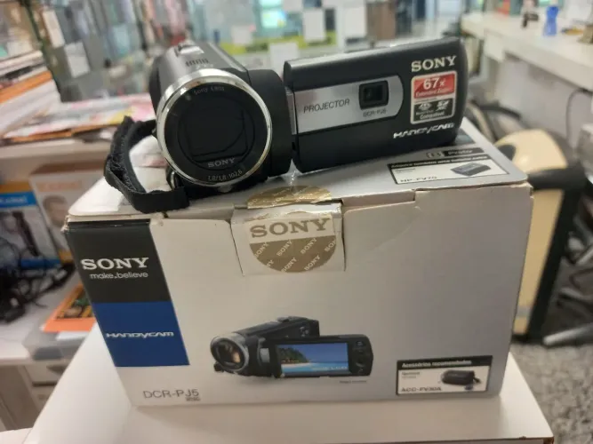 Camera e filmadora digital Sony Nova