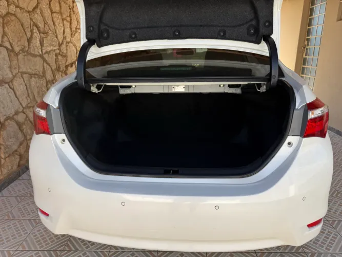 Toyota Corolla Altis 2.0 Flex 16V Aut. 2016