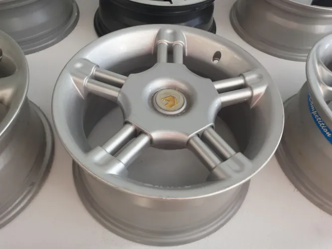 Rodas aro 14 Binno 890 tala 7 Acabamento Prata 4x100 novas