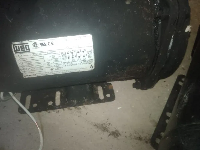Bomba d'água bivolt 2 cavalo.