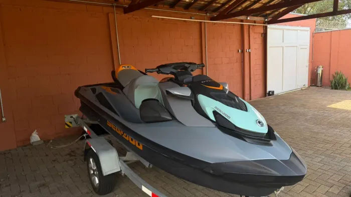 Vendo Jet Ski Seadoo GTI 170 com carretinha