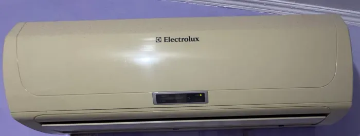 Ar-condicionado Electrolux - Ótimo Estado