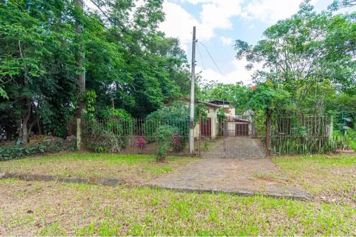 Terreno amplo de 1.342m2, com casa habitável , na RS 020 ,ao lado do Sitio Laranjal
