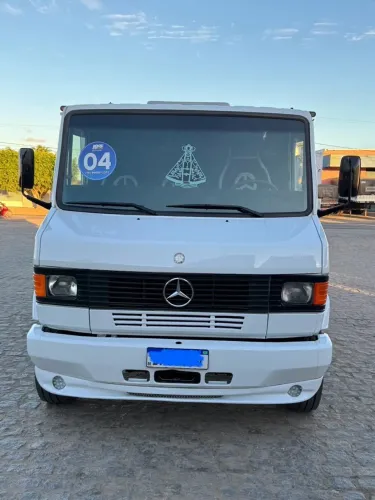 Caminhão 710 disponível