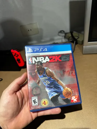 Vendo NBA 2k15 ps5 semi novo 