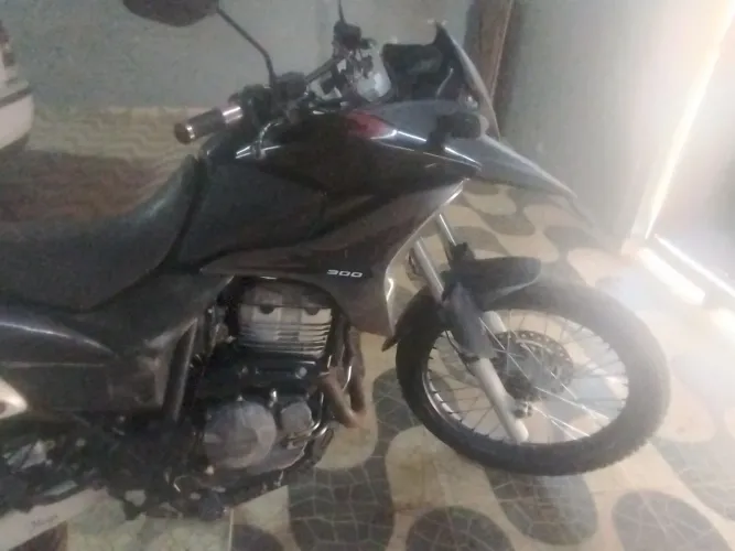 XRE 300 ROBOZÃO