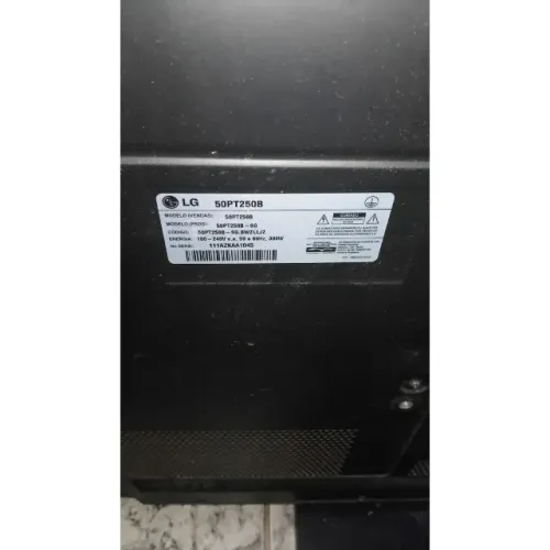 TV LG 50" Plasma (50PT250B) - Tela Quebrada / Para Retirada de Peças