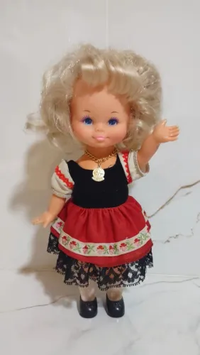 Antiga boneca dancinha da estrela