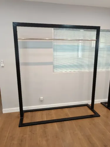 Arara para loja de roupas