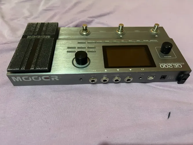 Pedaleira Mooer Ge 200