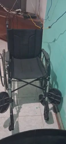Vendo cadeira de rodas