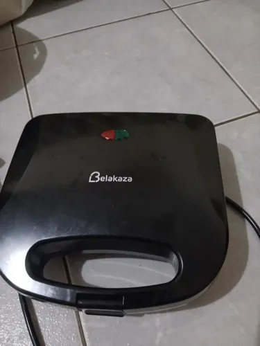 Vendo essa sanduicheira