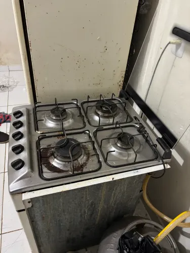 Vendo fogão embutir 4 bocas usado