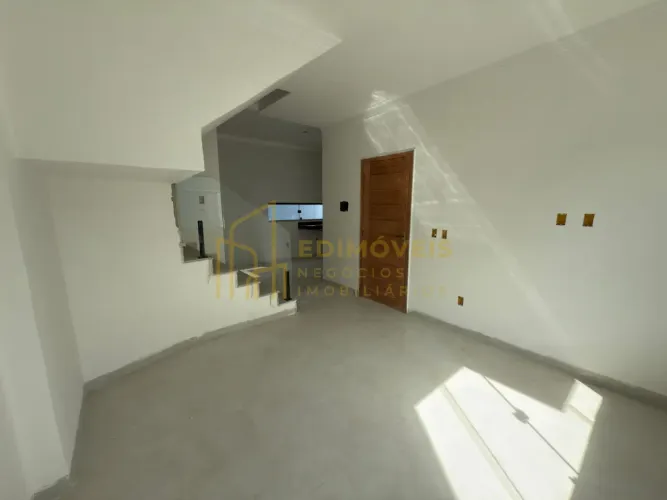 Não perca essa chance: casa com quintal maior em Jardim Atlântico!