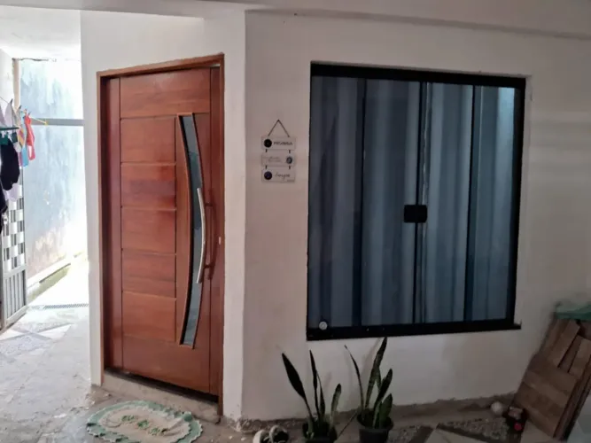 Vende se casa muito bem localizada
