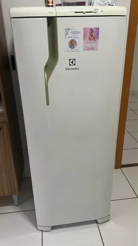 Geladeira Electrolux Cycle Defrost 240L Degelo Prático Uma Porta Branca RE31 - 127V