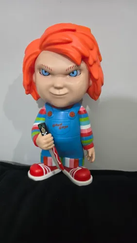 Boneco Chuchy Balde de pipoca (fala, mexe a cabeça e acende os olhos)