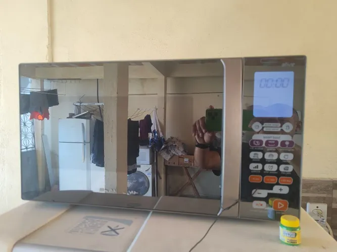 Microondas Brastemp espelhado