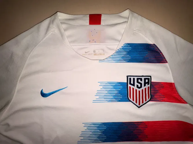 Camisa ESTADOS UNIDOS - NIKE 2018 - TAM. M - THAI ?