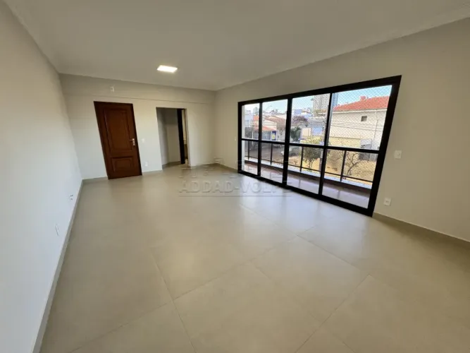 Apartamento de 189 m² no Edifício San Sebastian | 3 dormitórios | 1 suíte | 1 vaga