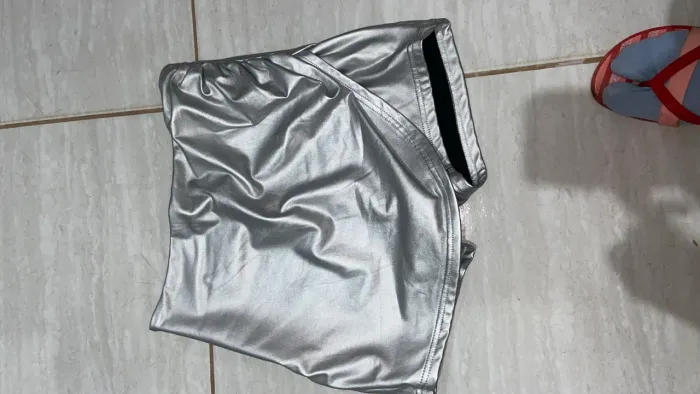 Short saia prata tamanho P