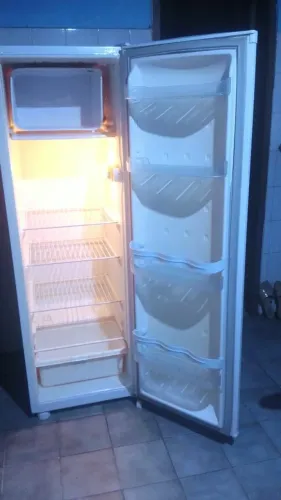 Geladeira Consul 280L Litros gelo seco gelando muito bem completa seminova R$750,00 urg