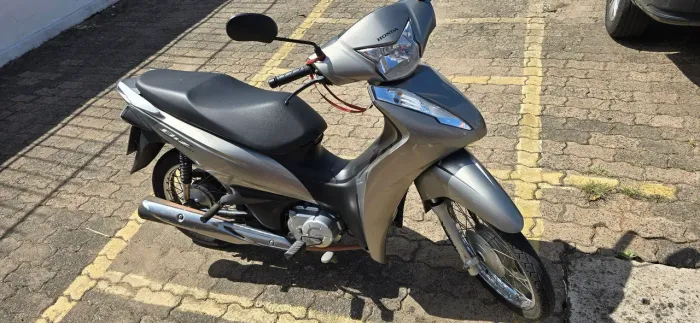 Honda Biz 110i 24 com garantia até 2027.