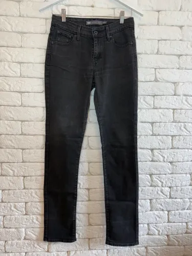 calça levi's preta demi curve original W26 L32 - Tam 36/38 (etiqueta 26)