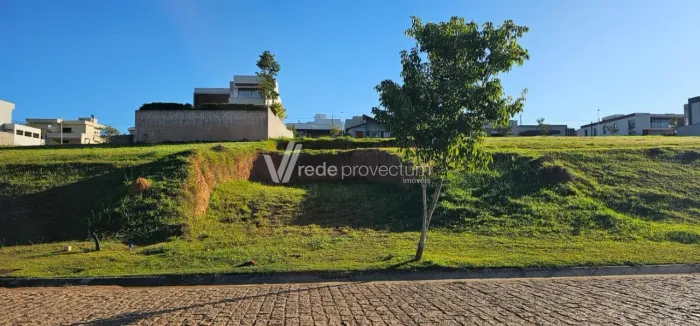 Terreno à venda no Residencial Parque dos Alecrins.