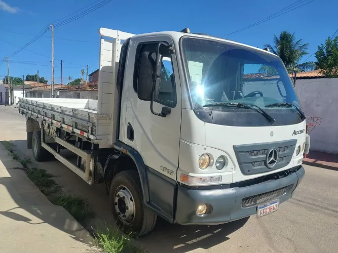 Accelo 1016 ano 2012 carroceria 