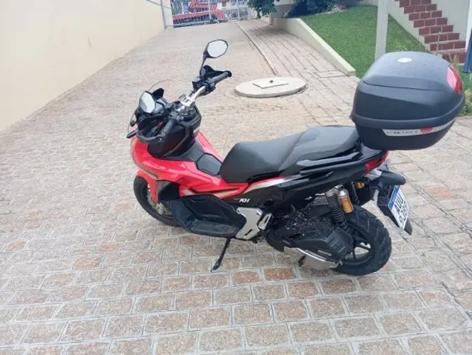 MOTO HONDA ADV150 - 2022 - VERMELHA - AUTOMATICA