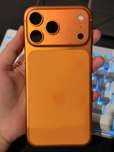iPhone 17 pro max laranja