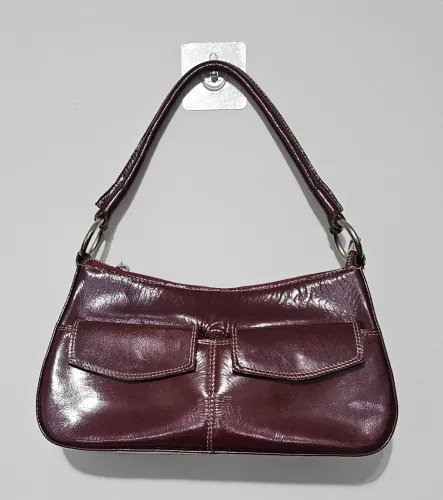 Bolsa Corello em couro e verniz