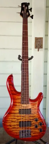 Baixo Cort Action Dlx Crs Active 4 Cordas Vermelho Sunburst (Usado)