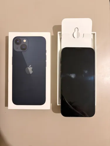 IPhone 13 Apple, com 128 MB de armazenamento. Todo original.