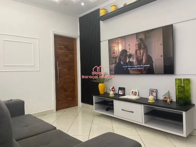 Casa à Venda em Vila Guilhermina, Praia Grande - SP