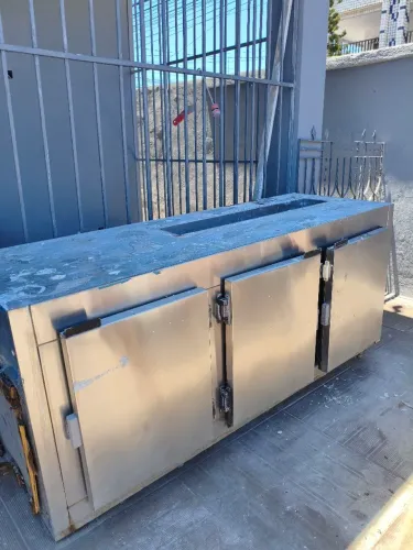 Vendo Balcão Inox 3 portas