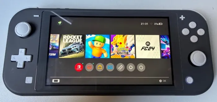 Nintendo Switch Lite Gray (pouquíssimo uso, com estojo e carregador)