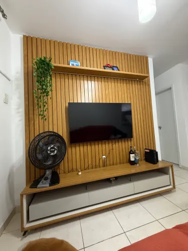 Painel e rack ripado 