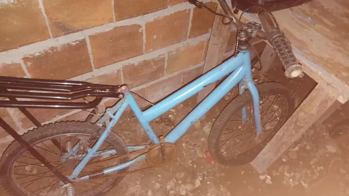 Vende-se bicicleta aro 20 montadinha valor 100 mais faço 80