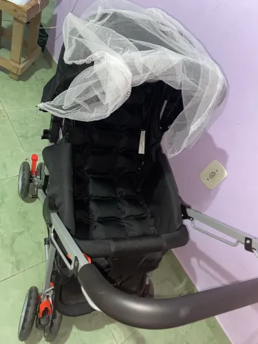Vendo carrinho de bebê novo!