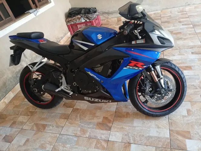 Suzuki GSX r 750 srad 2008