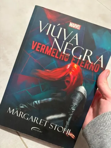 Viúva Negra - Vermelho Eterno