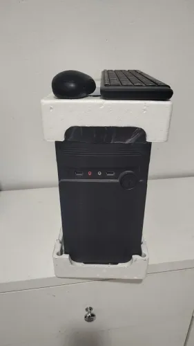 CPU nova com acessórios 