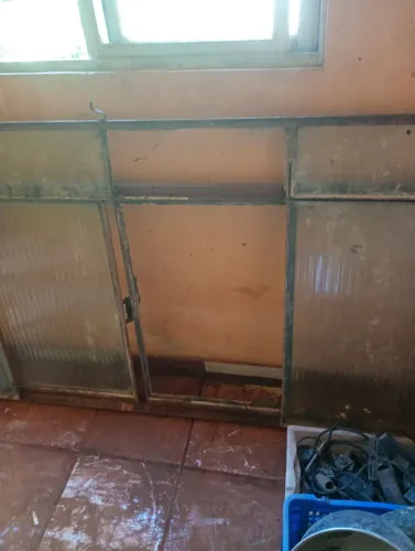 Janela aço conservado 