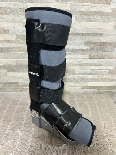 Bota ortopédica Salvapé média bilateral