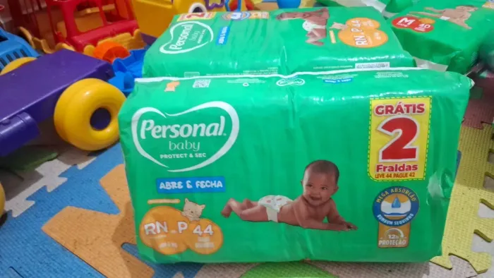 Vende-se fraldas de vários tamanhos e marcas